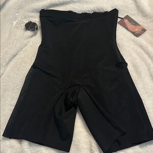 NWT Honeylove Super Power Shorts with straps